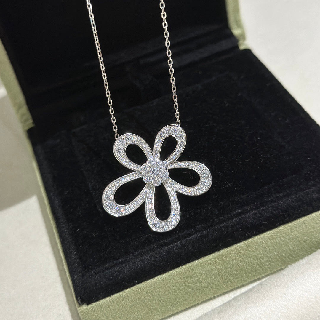 [⭐JeweliWhal]FLOWERLACE NECKLACE FULL DIAMONDS