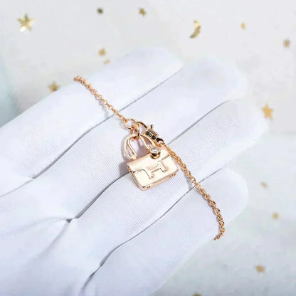 [⭐JeweliWhal]AMULETTE PEDANT ROSE GOLD NECKLACE