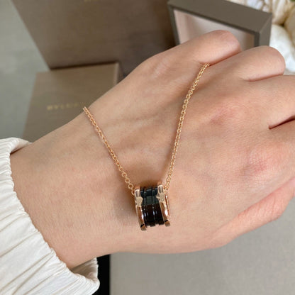 [⭐JeweliWhal]ZERO 1 BLACK CERAMIC PINK GOLD NECKLACE