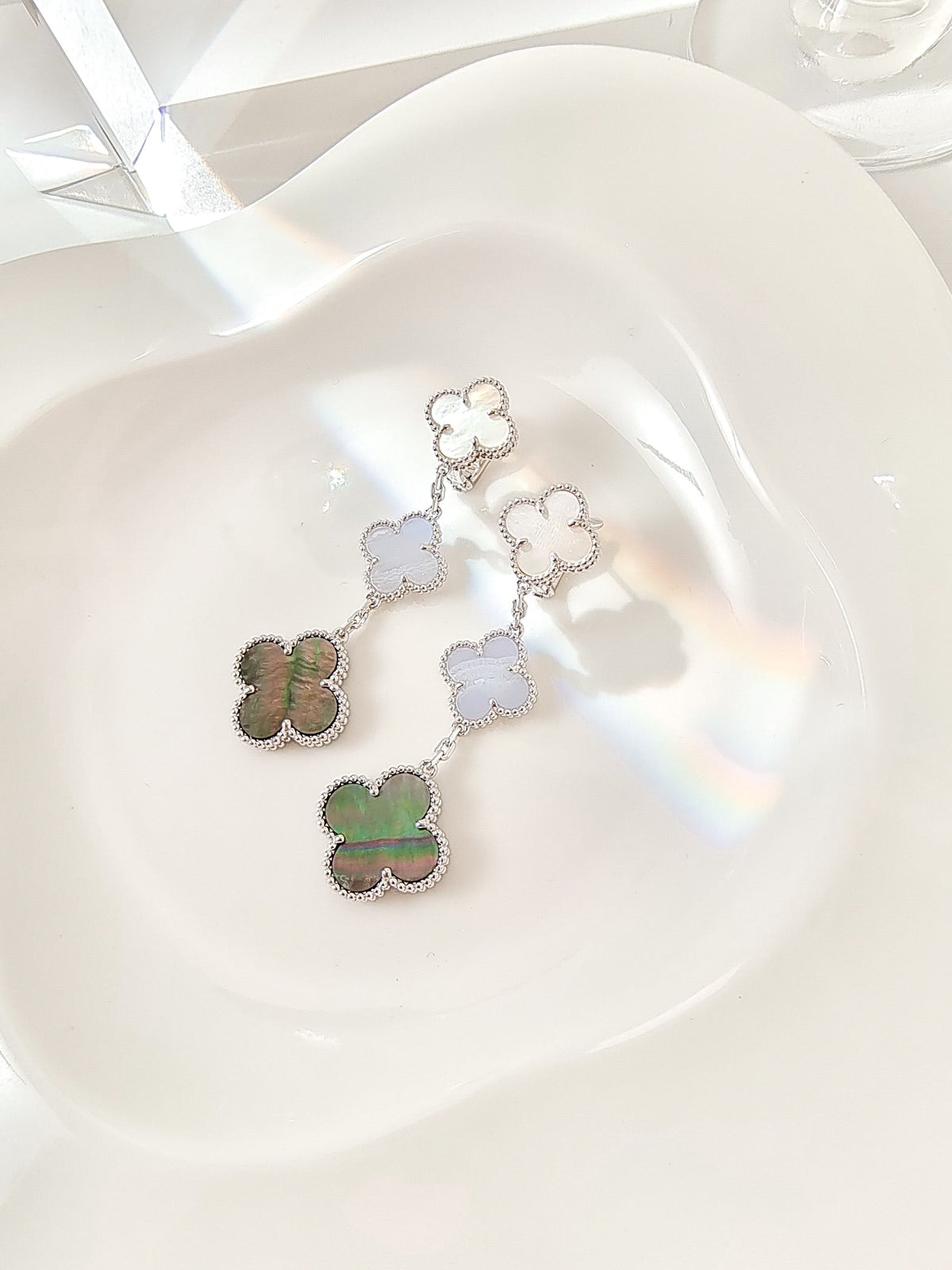 [⭐JeweliWhal]CLOVER 3 MOTIFS CHALCEDONY DARK MOP SILVER EARRINGS