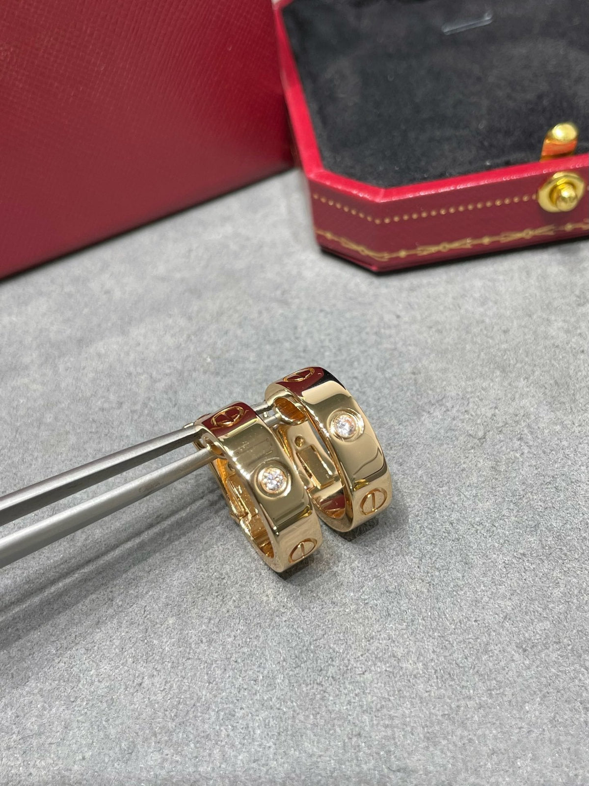 [⭐JeweliWhal]LOVE 5.5MM 1 DIAMOND EARRINGS
