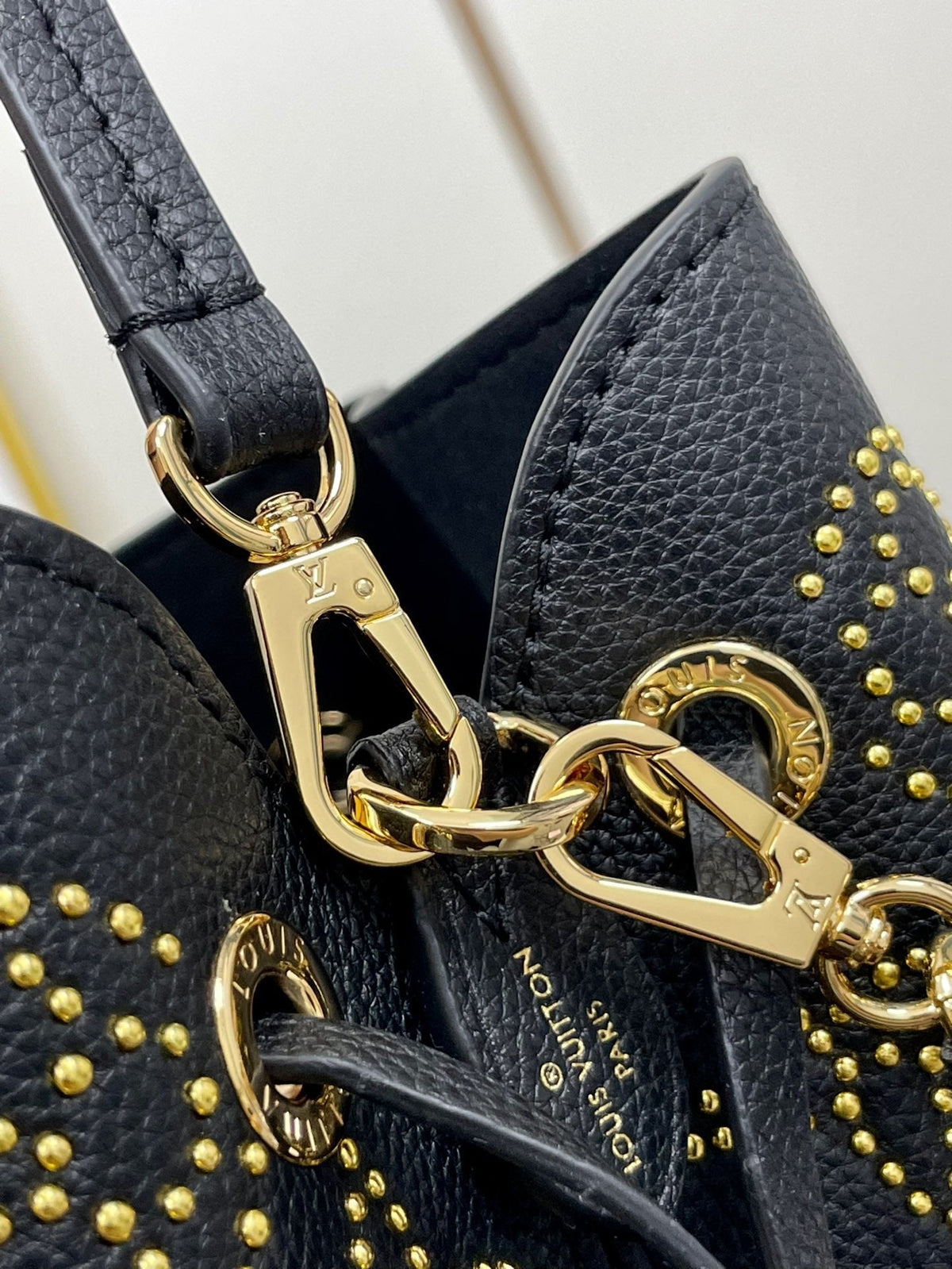 BELLA 19 BLACK MAHINA CALFSKIN