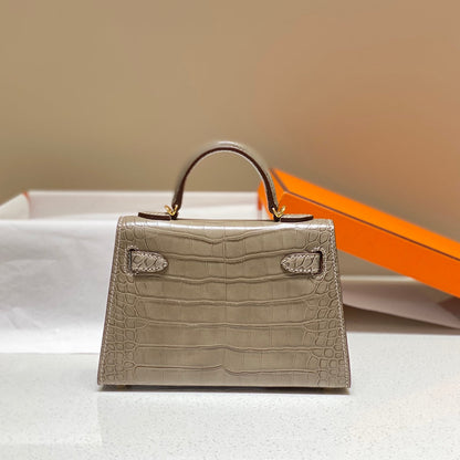 HERMES 25S MINI KELLY 19 IN MOCHA BROWN CALFSKIN GOLD HARDWARE