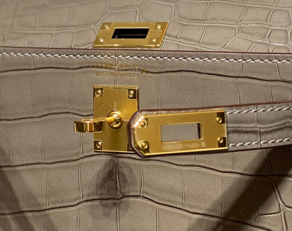 HERMES 25S MINI KELLY 19 IN MOCHA BROWN CALFSKIN GOLD HARDWARE