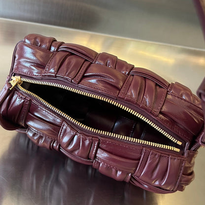 SMALL BRICK CASSETTE 23 IN WINE RED SOFT LAMBSKIN