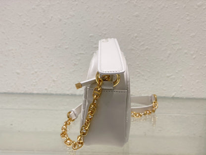 CARO BOX BAG 19 IN WHITE QUILTED MACROCANNAGE CALFSKIN