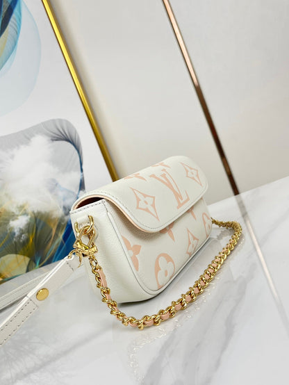 WALLET ON CHAIN IVY 23 IN WHITE PINK MONOGRAM EMPREINTE LEATHER