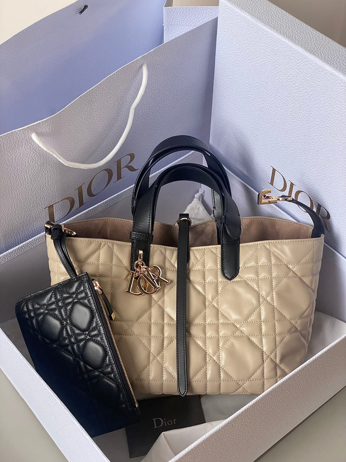 MEDIUM TOUJOURS BAG 28 IN BEIGE CANNAGE CALFSKIN BLACK STRAP