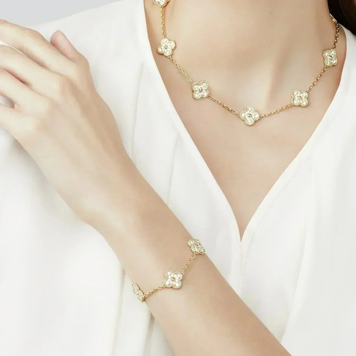 [⭐JeweliWhal] CLOVER 5 MOTIF FULL DIAMOND BRACELET COLLECTION