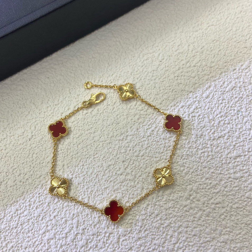 [⭐JeweliWhal]CLOVER 6 MOTIF RED AGATE LASER BRACELET