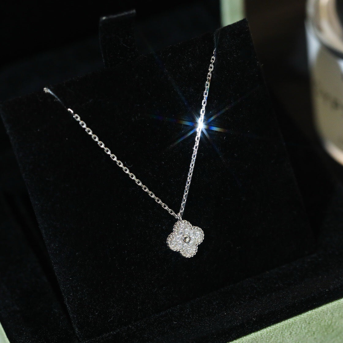 [⭐JeweliWhal]CLOVER MINI 9.5MM PENDANT DIAMOND NECKLACE