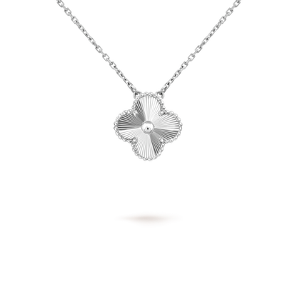 [⭐JeweliWhal]CLOVER 15MM LASER NECKLACE SILVER