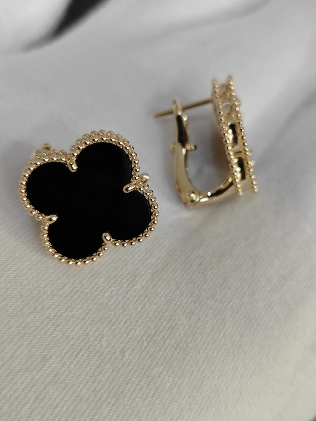 [⭐JeweliWhal]CLOVER 20MM BLACK MOP EARRINGS