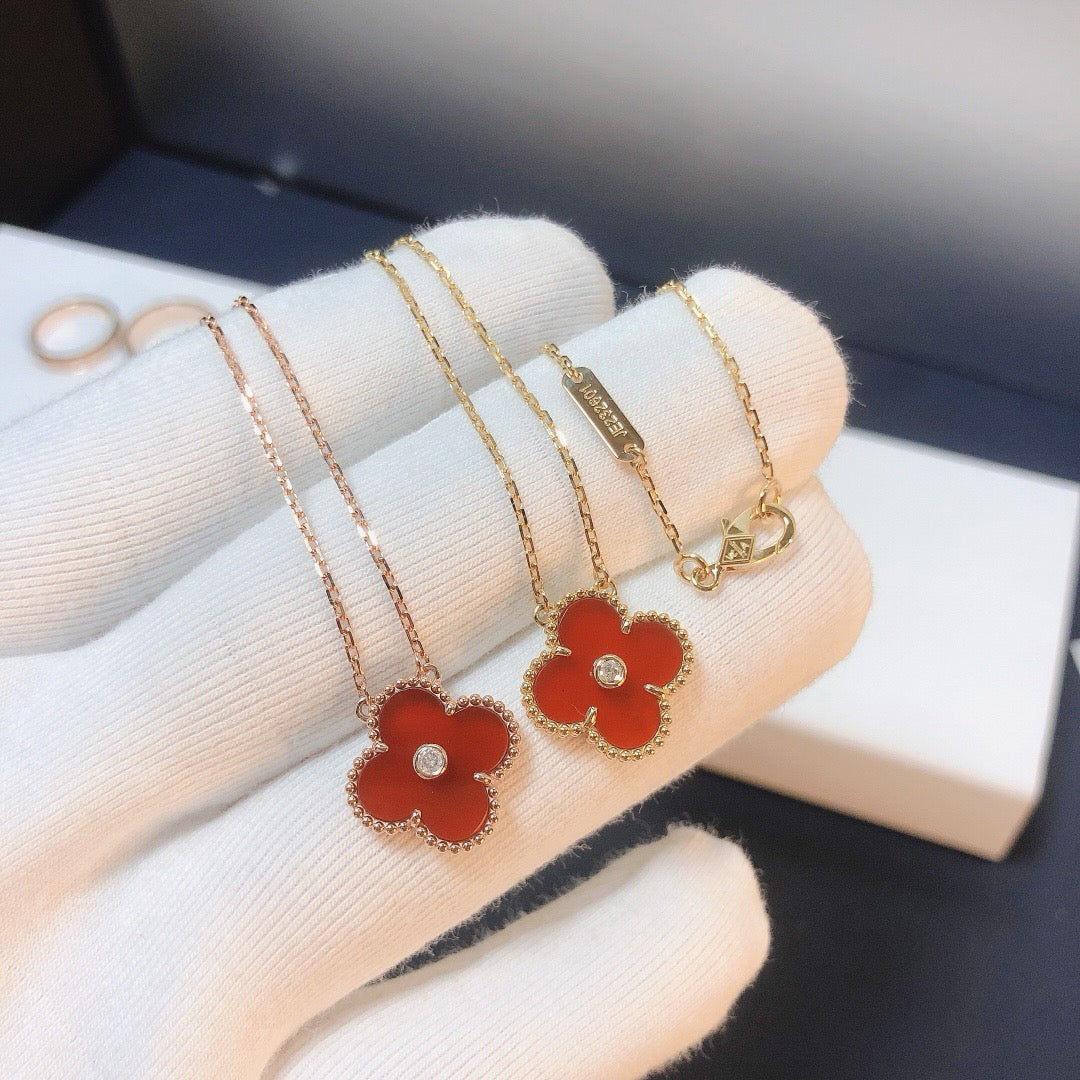 [⭐JeweliWhal]CLOVER 15MM DIAMOND CARNELIAN NECKLACE