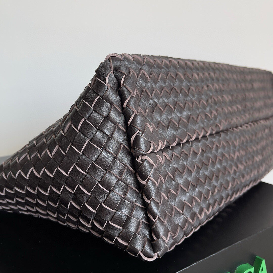 LARGE CABAT 51 IN BROWN LAMBSKIN