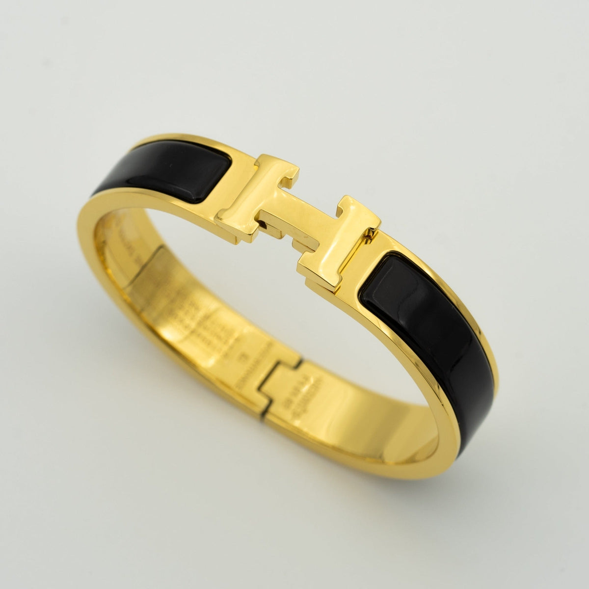 [⭐JeweliWhal]H BLACK BRACELET