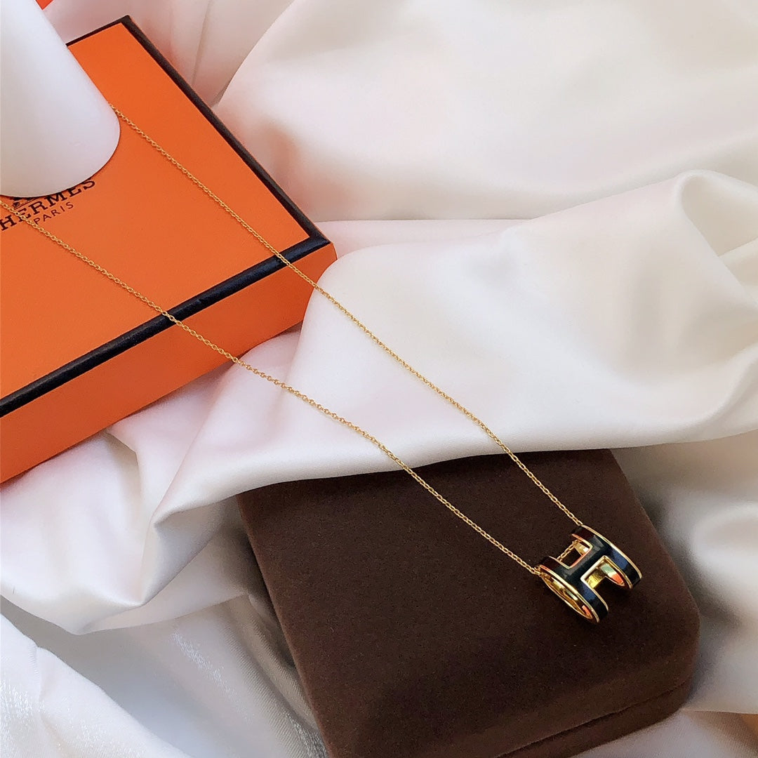 [⭐JeweliWhal]HM CLIC BLACK ENAMEL GOLD NECKLACE