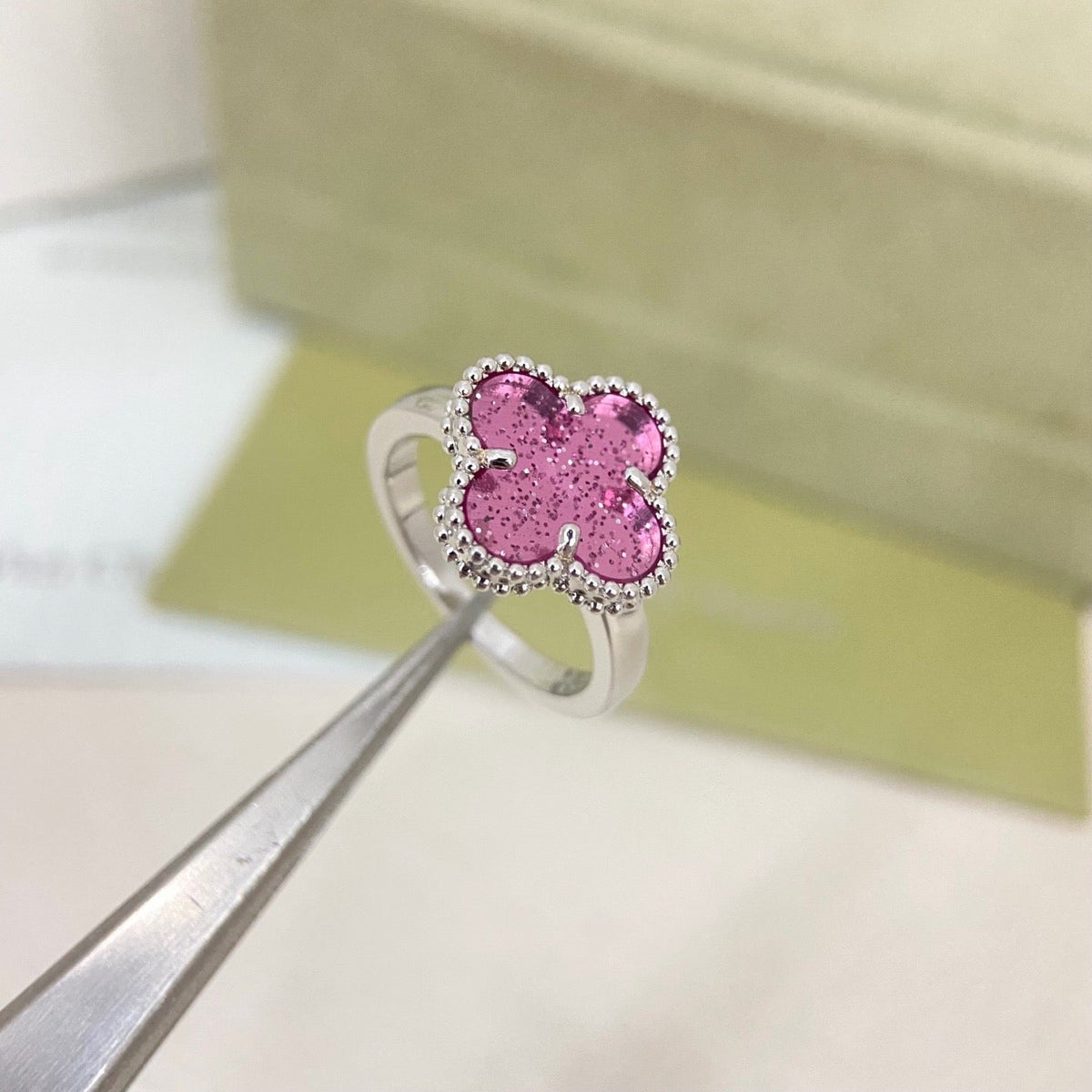 [⭐JeweliWhal]NEW ROSE QUARTZ FOUR-LEAF CLOVER RING