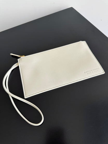 BOTTEGA VENETA 25S PINACOTECA BAG 43 IN IVORY CALFSKIN