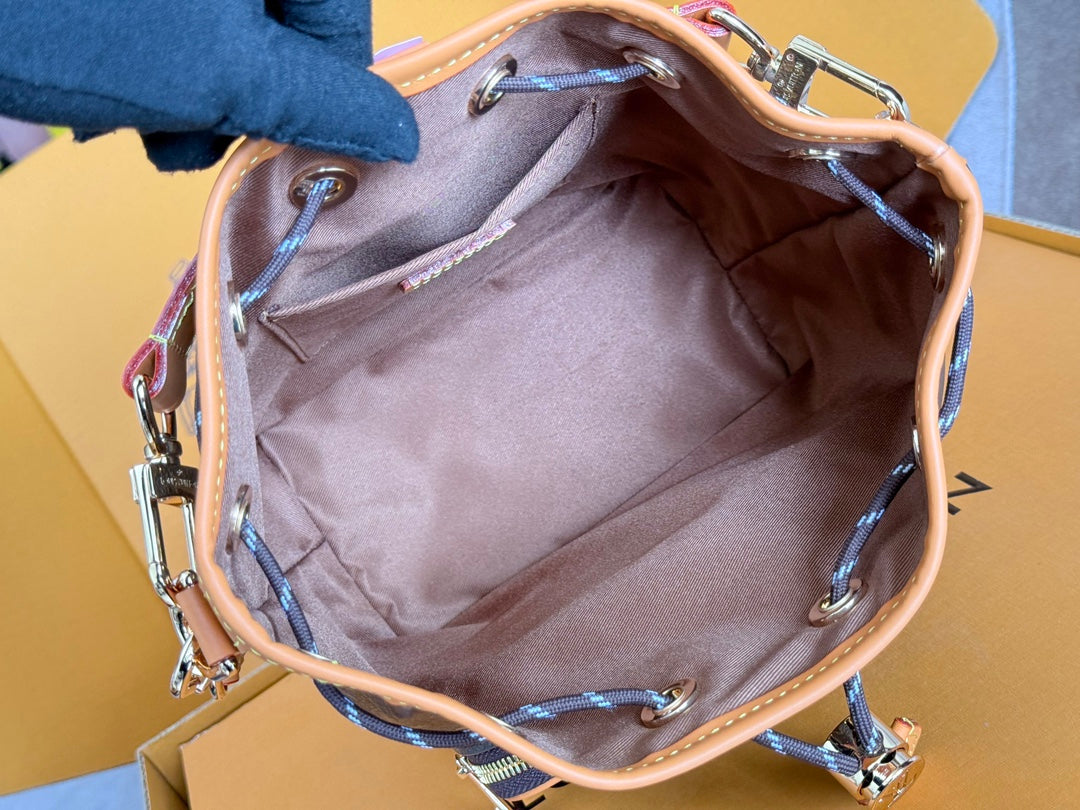 LV 25S NOÉ CARGO 24 IN BROWN MONOGRAM CANVAS GOLD HARDWARE