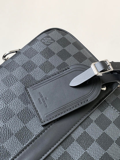 PORTE- DOCUMENTS VOYAGE NM HANDBAG 36 IN BLACK DAMIER GRAPHITE CANVAS