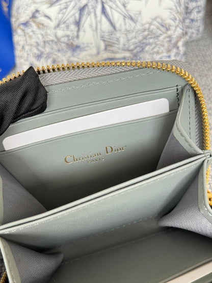 MONTAIGNE VOYAGEUR COIN PURSE 12 IN GREY MONOGRAM OBLIQUE JACQUARD