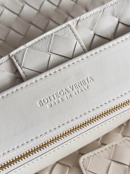 LARGE HANDLE BAG ANDIAMO 45 IN OFF WHITE LAMBSKIN